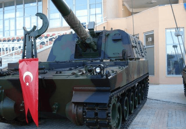 【开云电竞中国】
最先进神炮一声响 七个自己人被炸飞 几大“军事强国”懵逼了(图6)